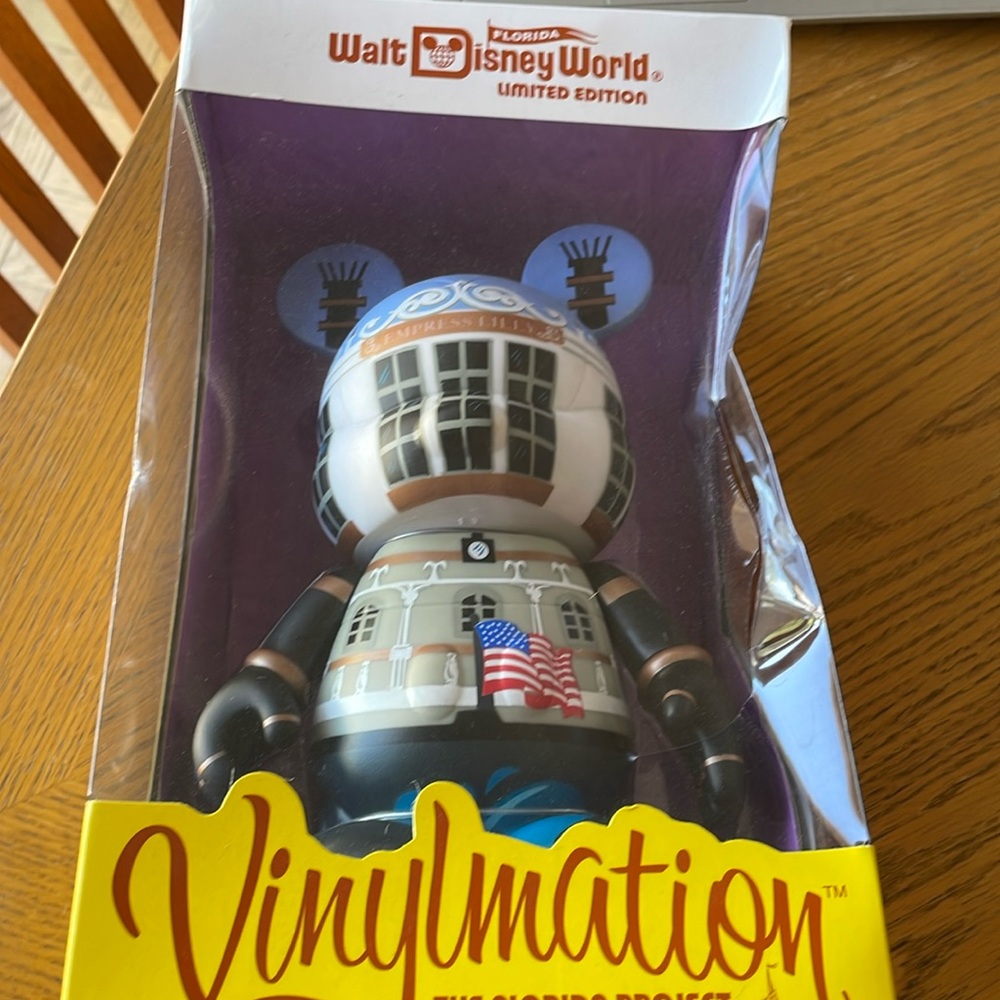Disney Vinylmation Florida Project 9" Empress Lilly Mickey LE 750 NEW in Box